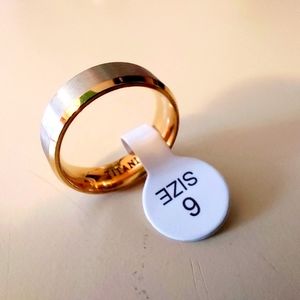 Size 6 Silver & Gold Titanium Unisex Band Ring. New. Opened only for photographi